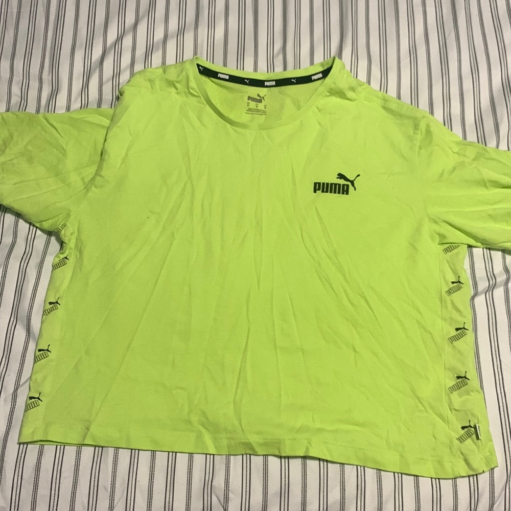 A highlight green puma crop top shirt size:M